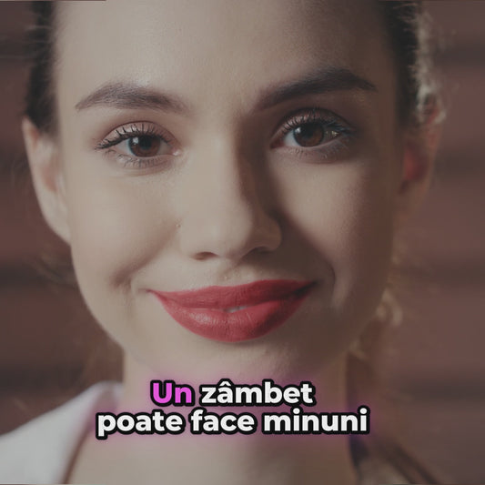 Pudră de albire a dinților din cărbune de bambus